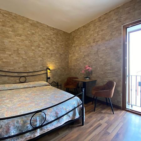 Uria Rooms & Suite B&B เวียสเต ภายนอก รูปภาพ