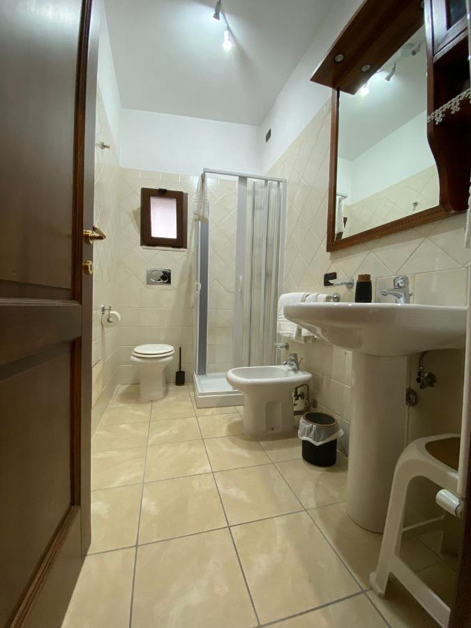 Uria Rooms & Suite B&B เวียสเต ภายนอก รูปภาพ