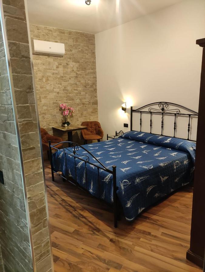 Uria Rooms & Suite B&B เวียสเต ภายนอก รูปภาพ