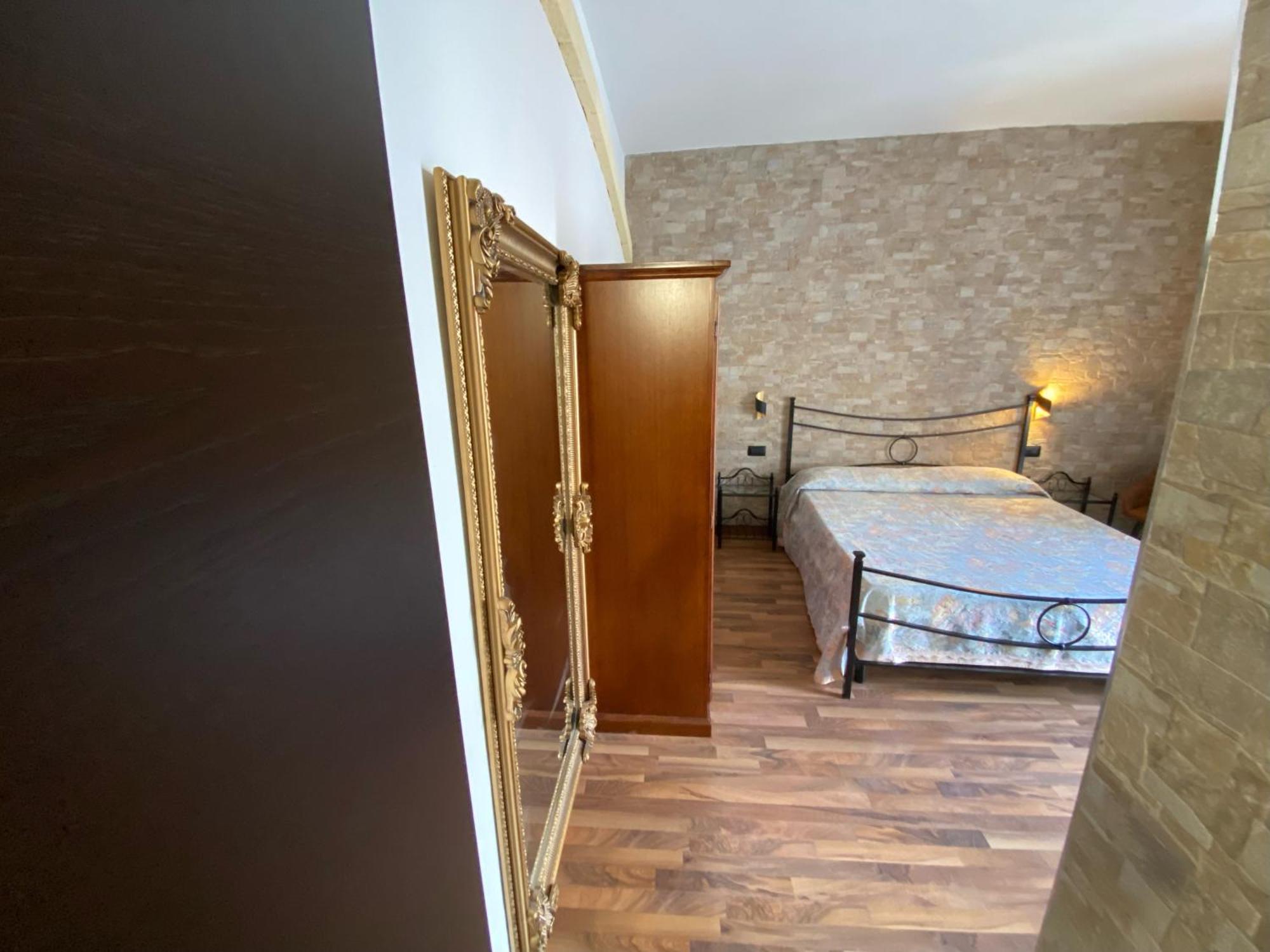 Uria Rooms & Suite B&B เวียสเต ภายนอก รูปภาพ