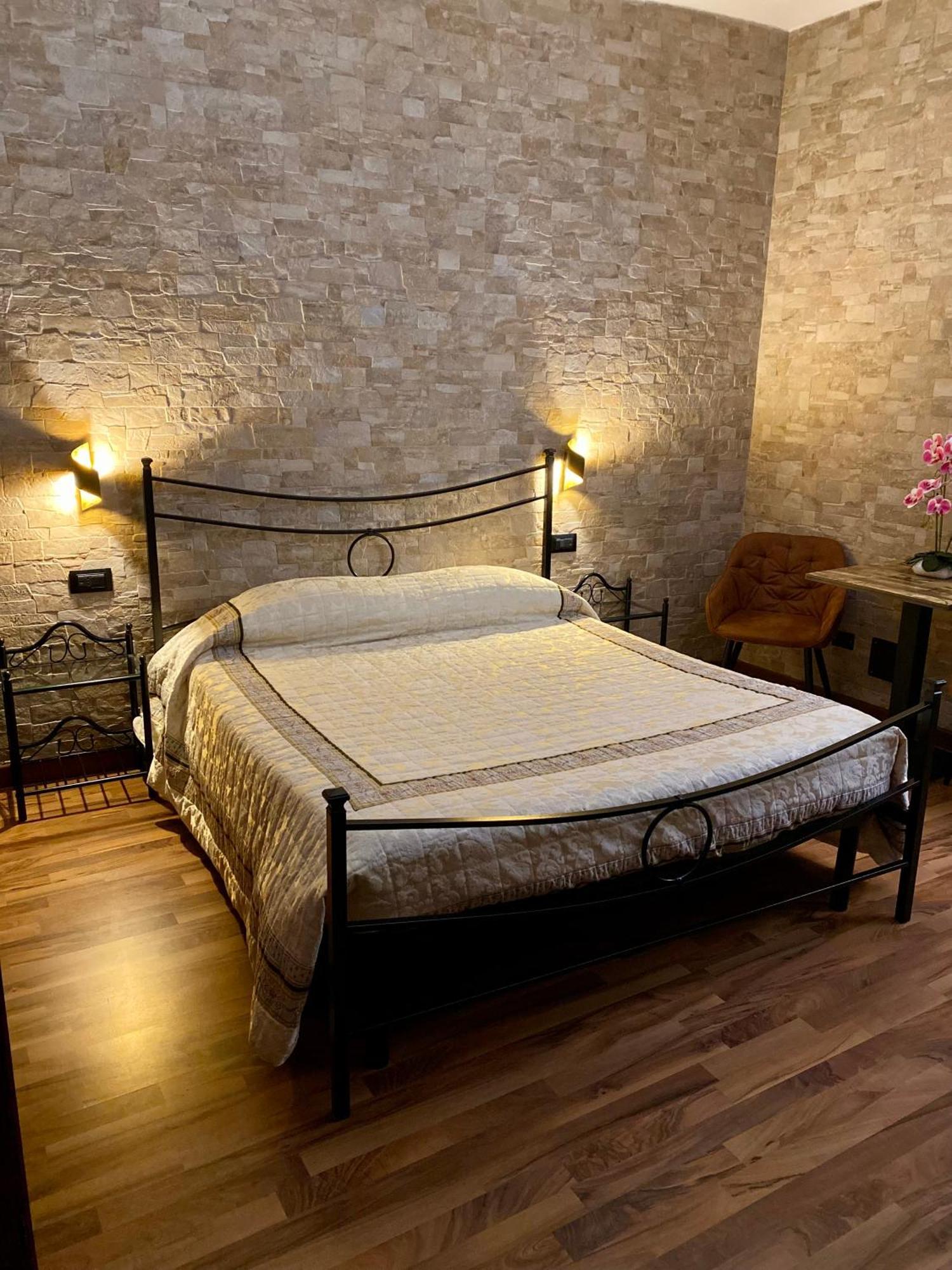 Uria Rooms & Suite B&B เวียสเต ภายนอก รูปภาพ